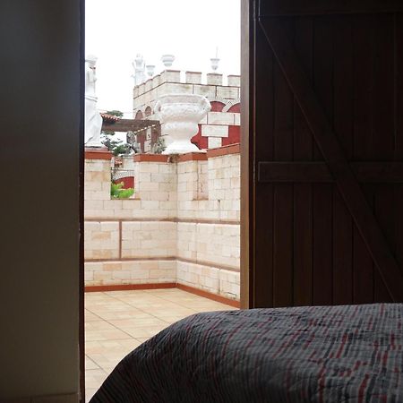 Pousada Al Castello Di Giulietta E Romeo Pirenópolis Exterior foto