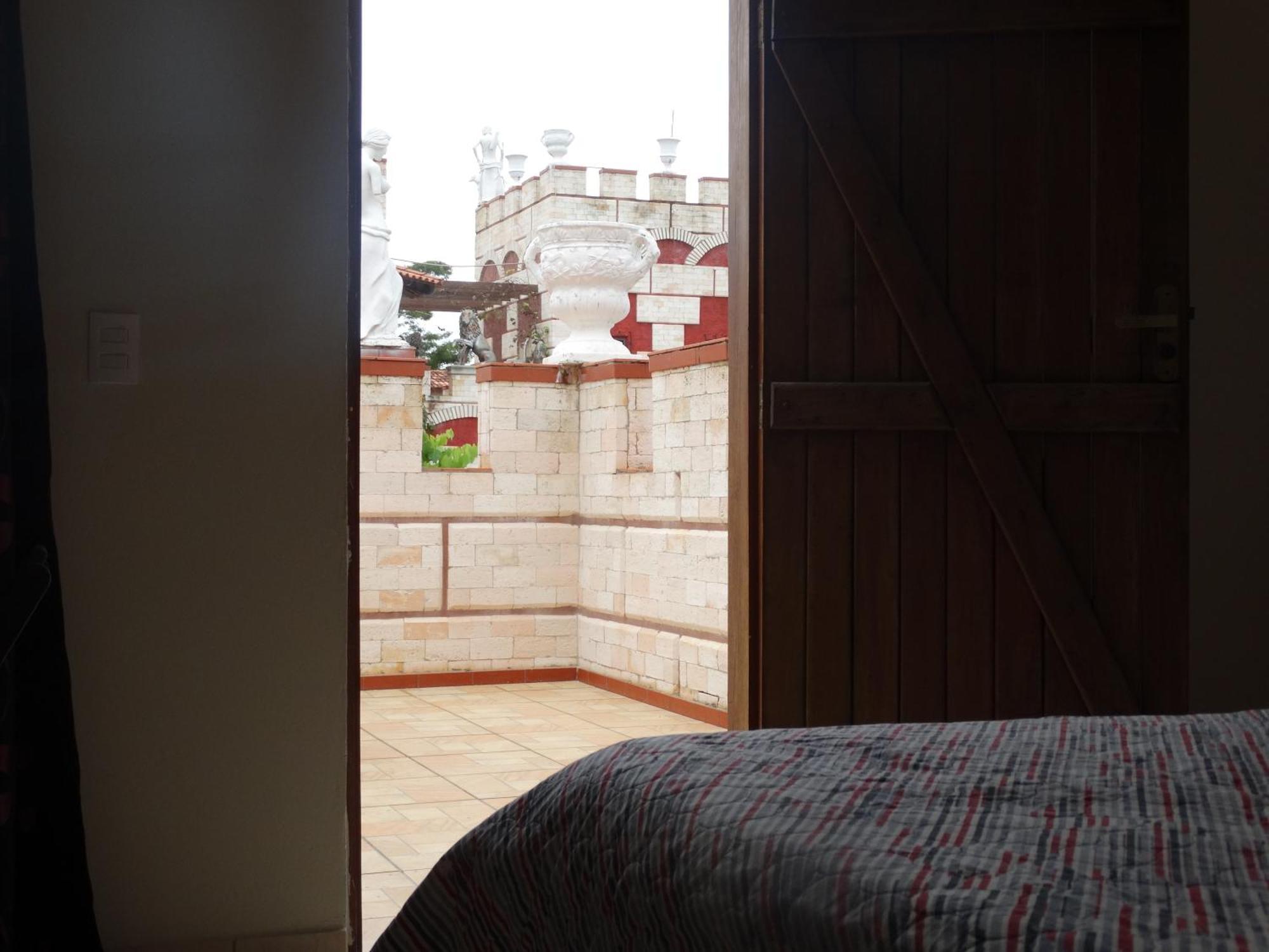 Pousada Al Castello Di Giulietta E Romeo Pirenópolis Exterior foto