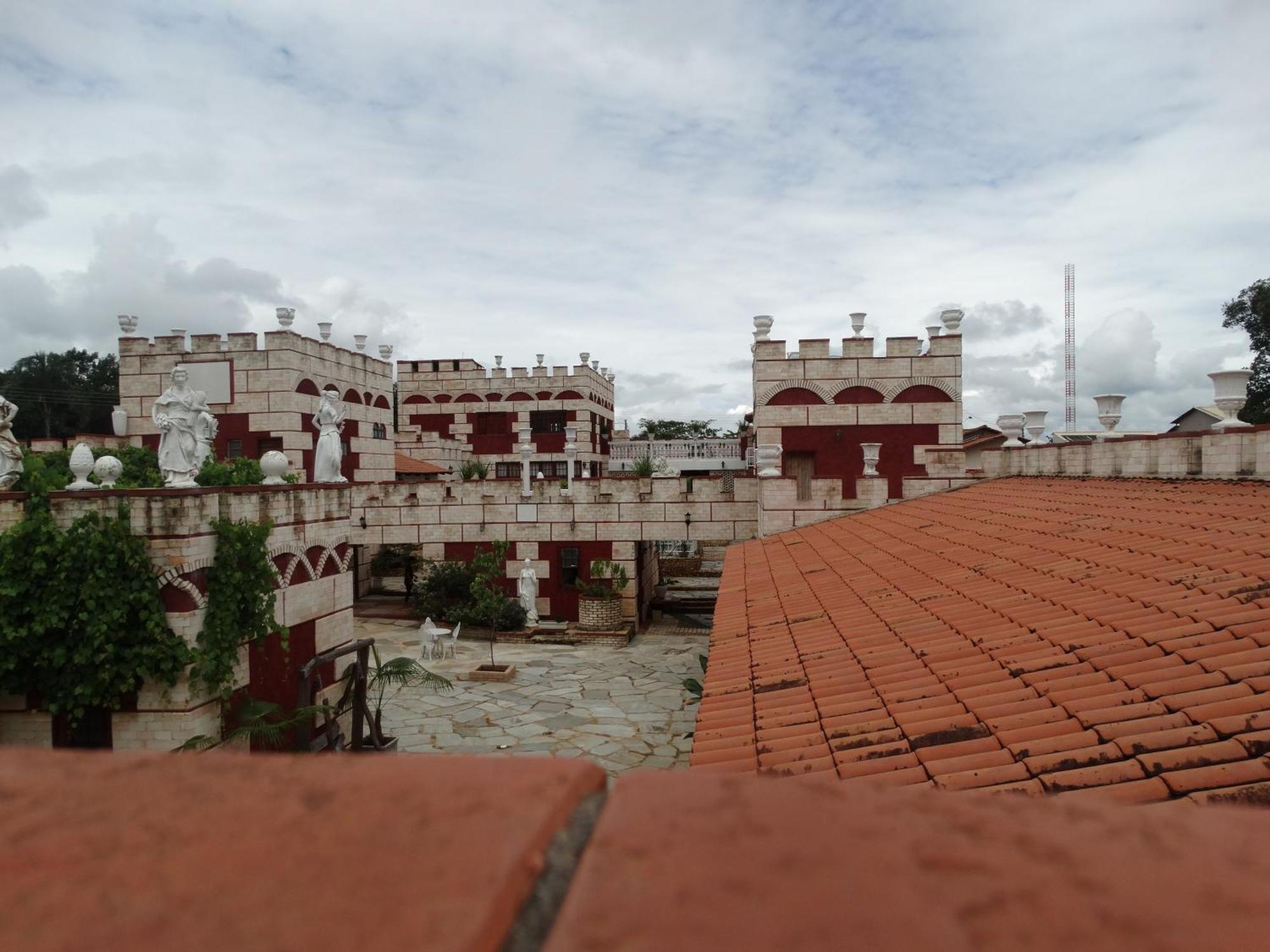 Pousada Al Castello Di Giulietta E Romeo Pirenópolis Exterior foto