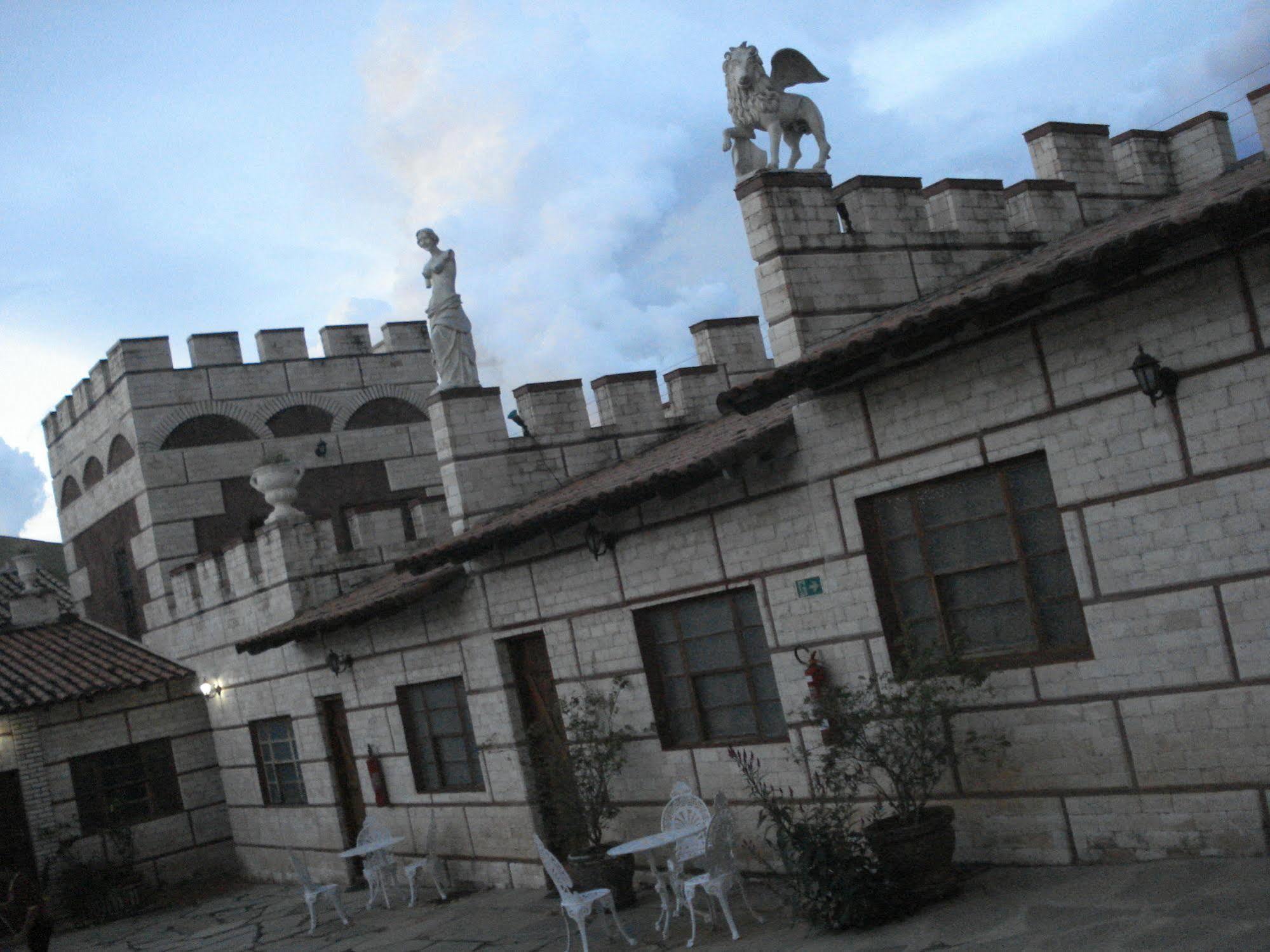 Pousada Al Castello Di Giulietta E Romeo Pirenópolis Exterior foto