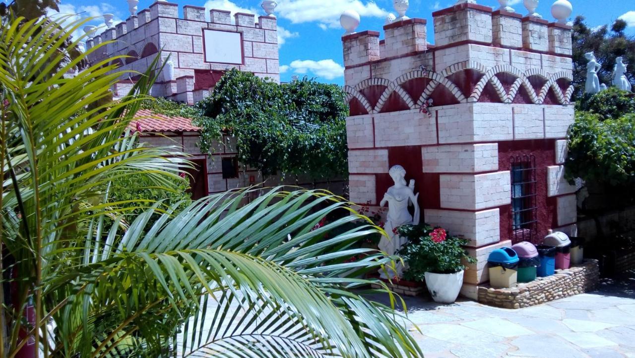 Pousada Al Castello Di Giulietta E Romeo Pirenópolis Exterior foto
