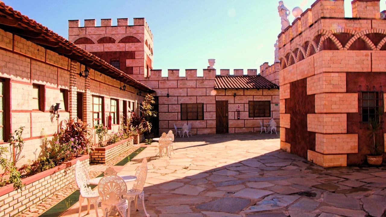 Pousada Al Castello Di Giulietta E Romeo Pirenópolis Exterior foto